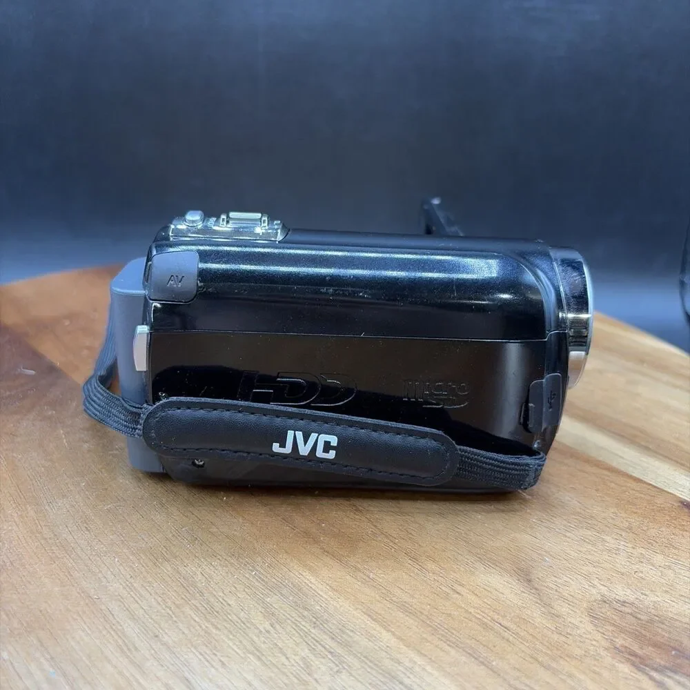 JVC Everio GZ-MG670BU (80GB HDD) Full HD Video Camcorder BUNDLE - WORKS GREAT